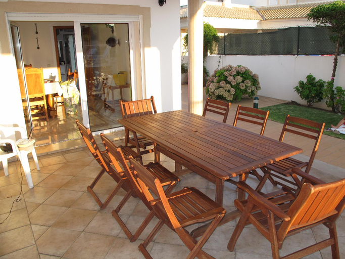 Others 5, Casa do Mar,heatable pool,Jacuzzi, near beach!, Albufeira
