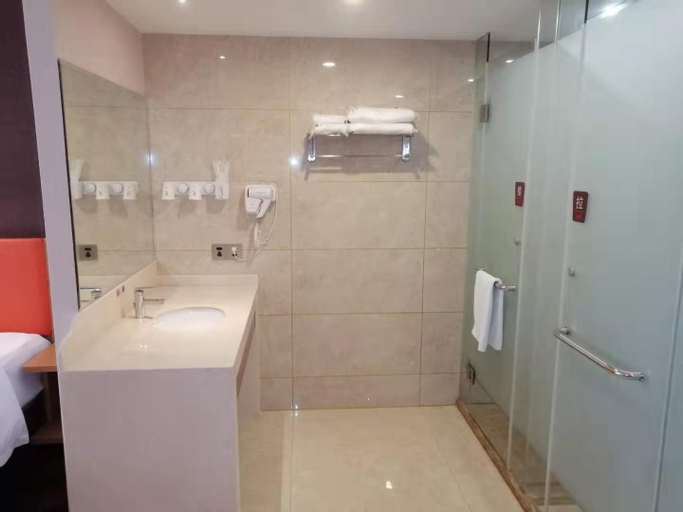Bedroom 4, 7Days Premium Ningbo Zhenhai Hongxing Square Branch, Ningbo
