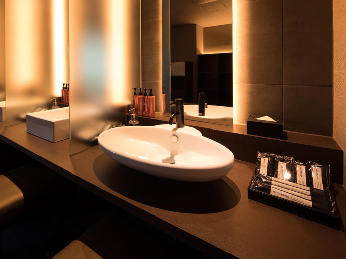 Bathroom 5, Bar Hotel Hakone Kazan, Hakone