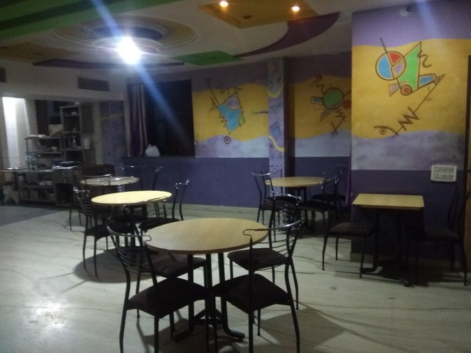 Food & Drinks, JK Rooms 111 Shivala, Nagpur