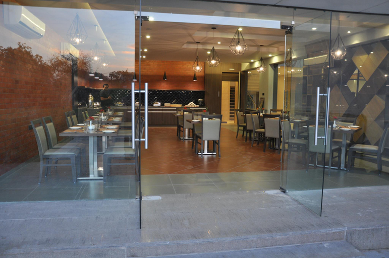 3, Mango Hotels ,Tansha Rega, Vadodara
