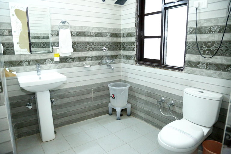 Bathroom, Surbee Resorts, Dehradun