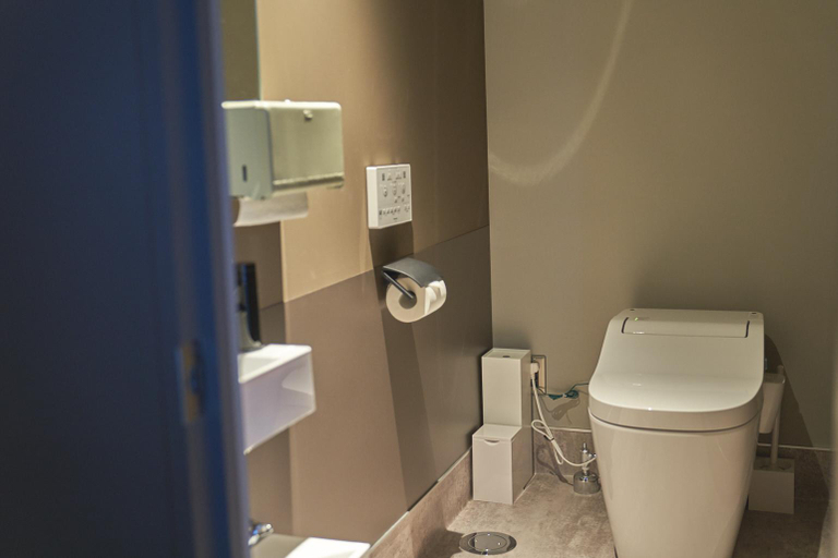 Bathroom 3, BUSOAN Library & Hostel, Machida