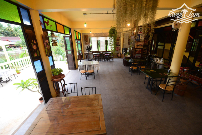 Food & Drinks 5, River Jam Amphawa, Amphawa