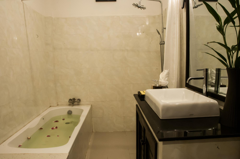 Bathroom 4, The Fin Inn, Siem Reap