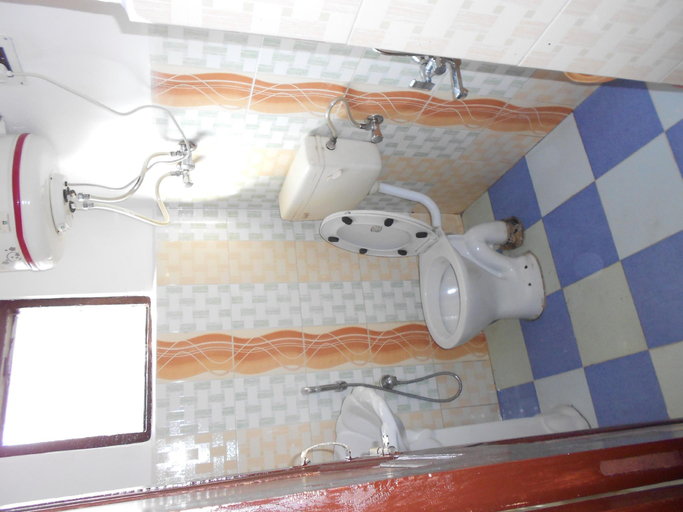 Bathroom 3, ALAMDAR GUEST HOUSE, Srinagar