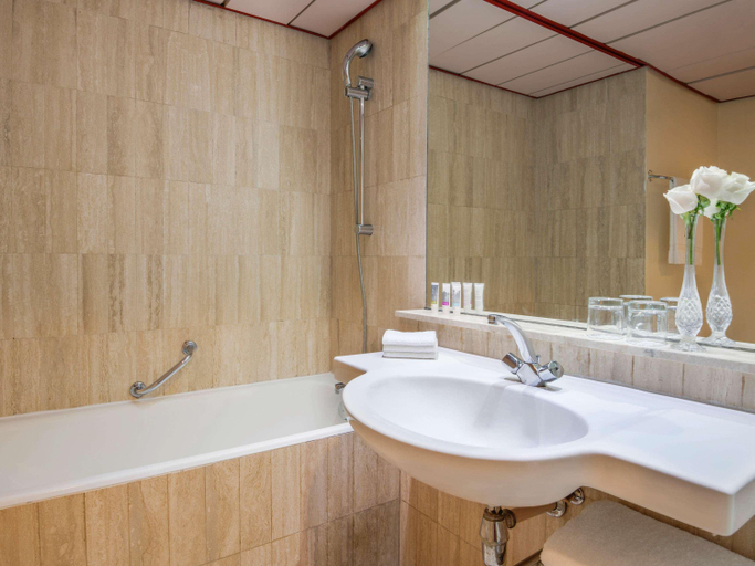 Bathroom 5, Treffen House Doha, Doha