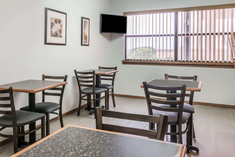 Food & Drinks 5, Knights Inn Slaton, Lubbock