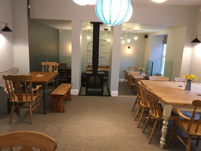 Food & Drinks 4, Portreath Arms, Cornwall