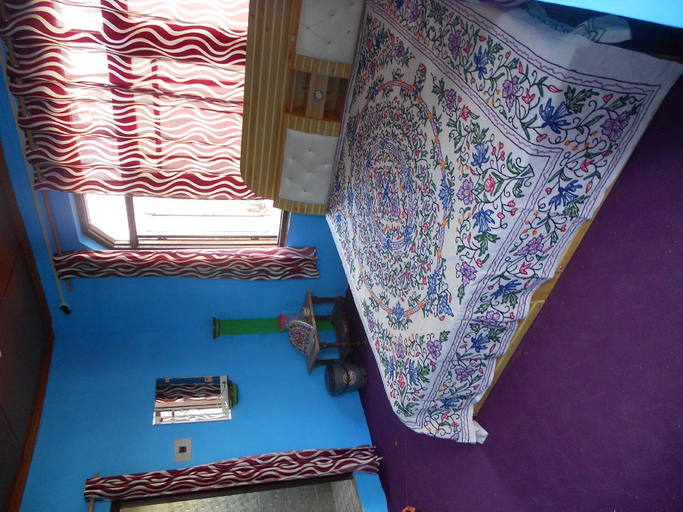 Bedroom 2, ALAMDAR GUEST HOUSE, Srinagar