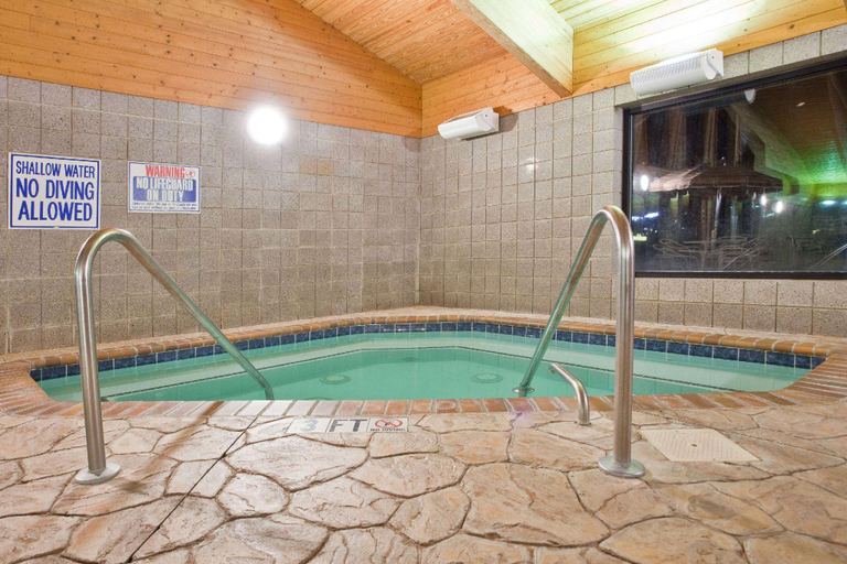 Sport & Beauty 2, University Inn Boiling Springs, Cleveland