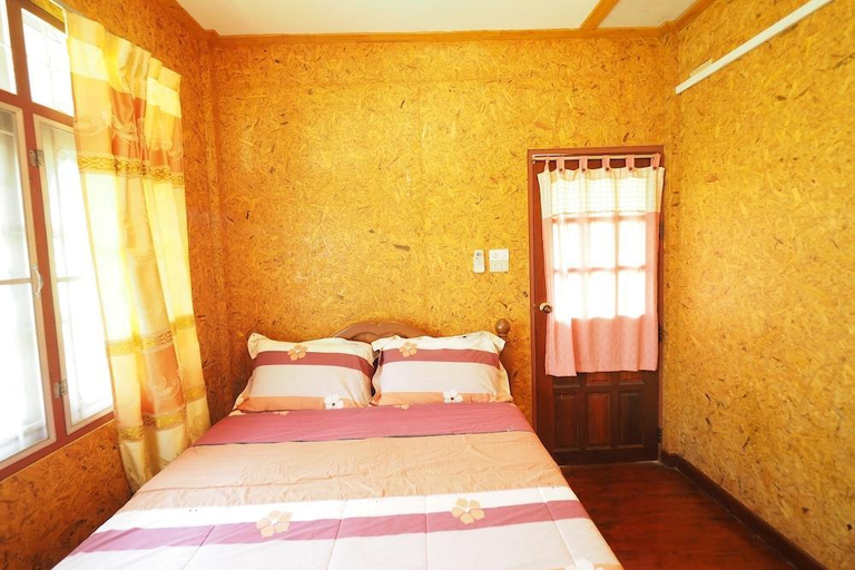 Bedroom 2, Baan Suanjarean Resort, Muang Samut Songkhram