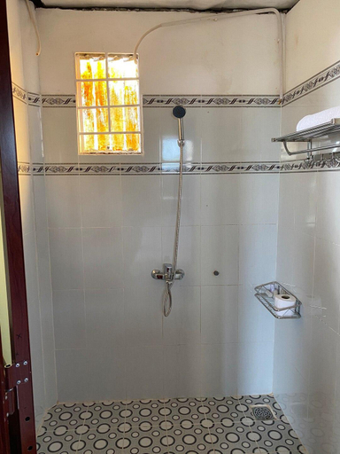 Bathroom 2, The River Home, District 2