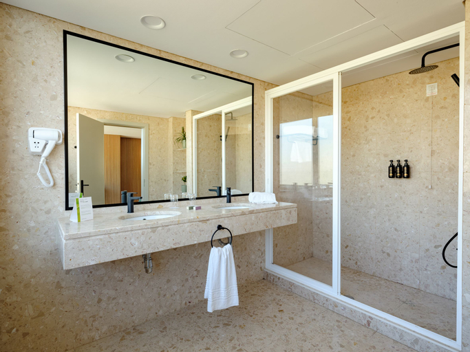 Bathroom 11