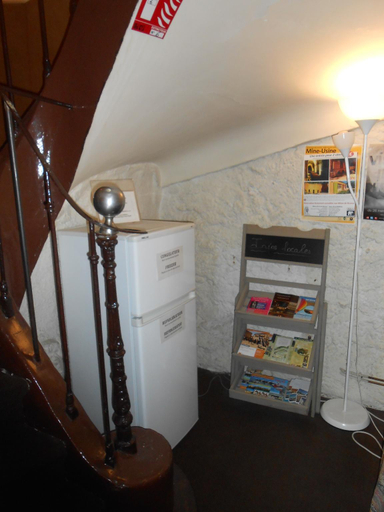 Others 5, Hotel le Palais, Vaucluse