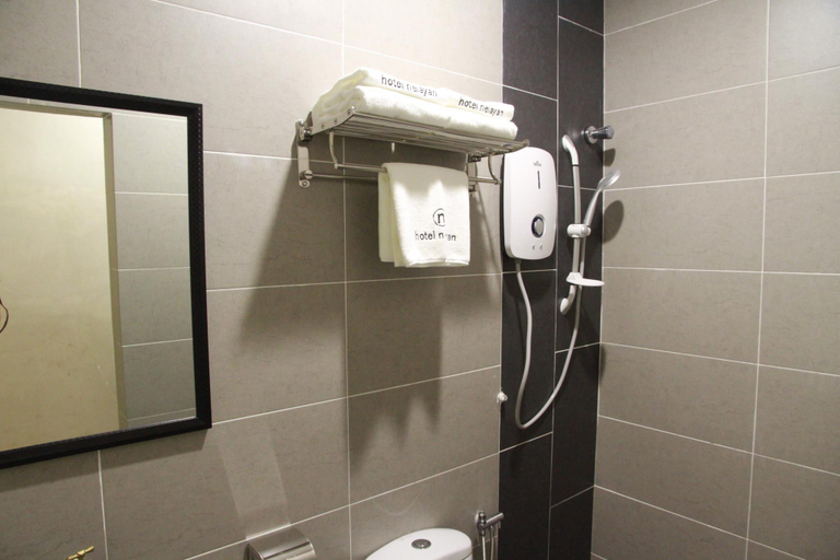 Bathroom 4, Hotel Nelayan, Manjung