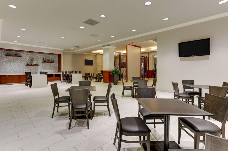Food & Drinks 5, DoubleTree by Hilton St. Louis Forest Park, Saint Louis