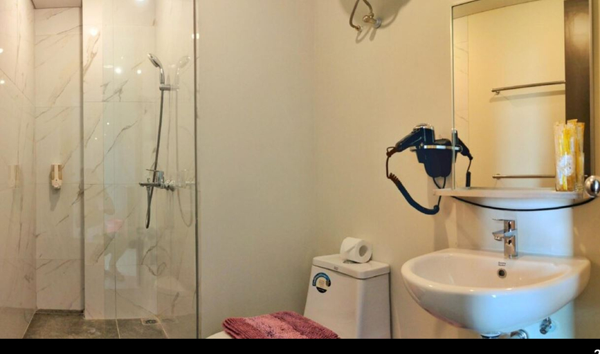 Bathroom 5, Lovina 8-AD at One Residences near Ferry Terminal, Batam