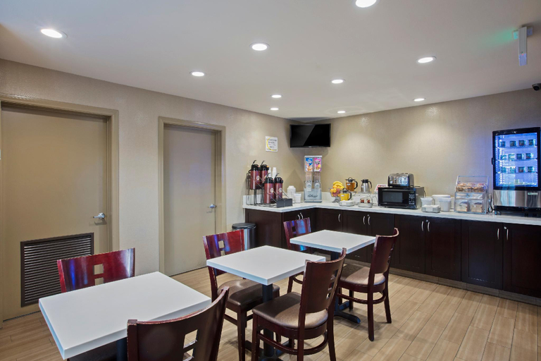 Food & Drinks, The Hotel 39, Orange