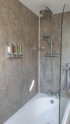 Bathroom 3, Liongate House, Somerset