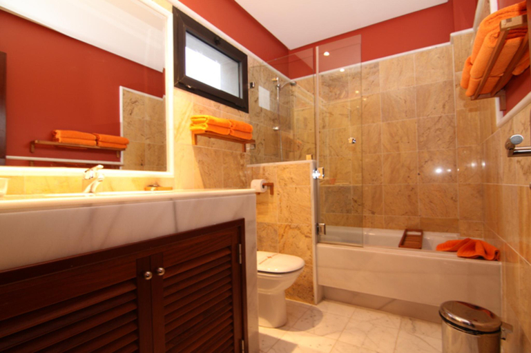 Bathroom, Large Luxury Villa Lanzarote, Las Palmas