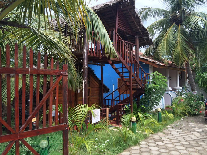 Exterior & Views