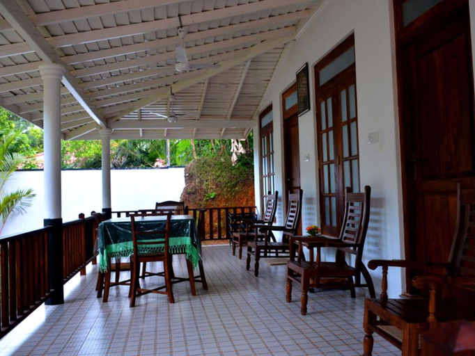 Others 5, Avinka Villa, Habaraduwa