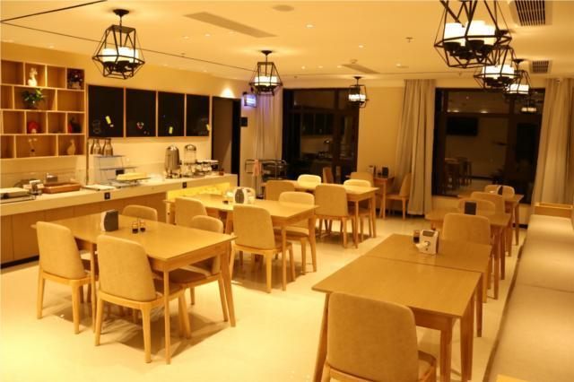 Food & Drinks 4, City Comfort Inn Zhanjiang Xuwen Passenger Station, Zhanjiang