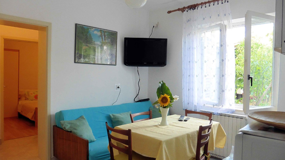 Others 5, Angelo apartment, in the quiet part of Porec, with air conditioned max5 people, Poreč