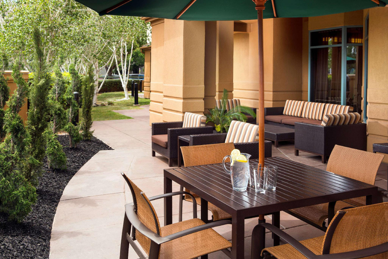 Food & Drinks 5, Sonesta Select Pleasant Hill, Contra Costa