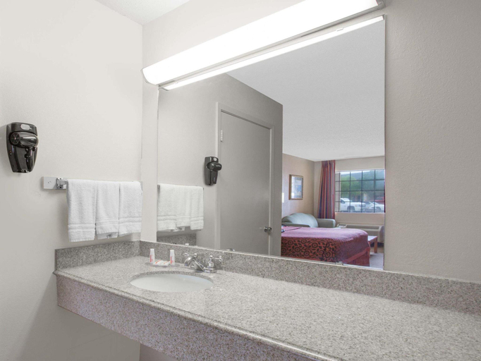 Bathroom 2, Days Inn by Wyndham Ruston LA, Lincoln