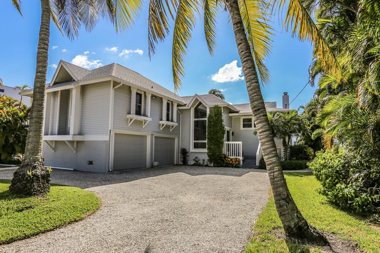 Exterior & Views, 936 San Carlos, Lee