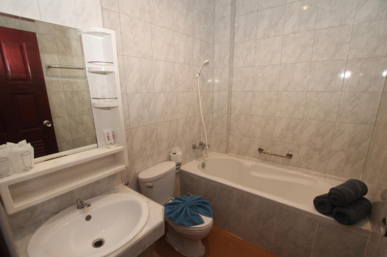 Bathroom 5, Art Mansion Patong Hotel, Phuket Island