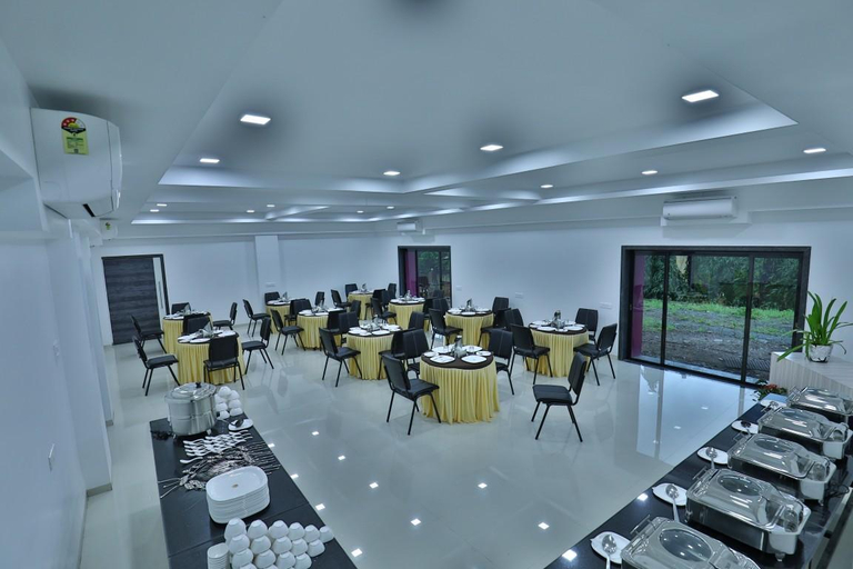 Food & Drinks 3, Imperial Grande, Pune