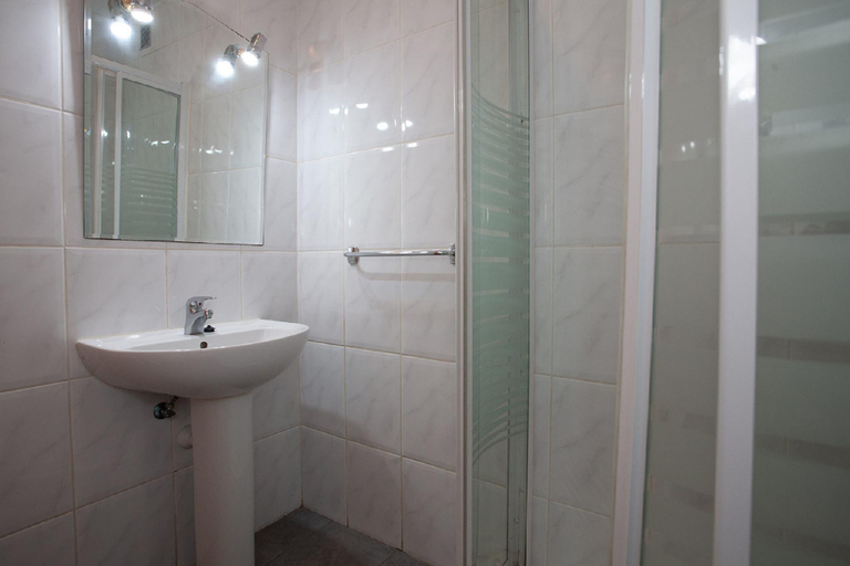 Bathroom 3, Apartment near the beach with a huge terrace patio, wifi and parking, Las Palmas