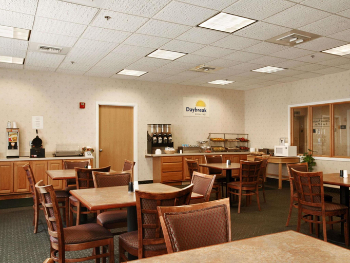 Food & Drinks 3, Days Hotel & Conference Center by Wyndham Methuen MA, Essex
