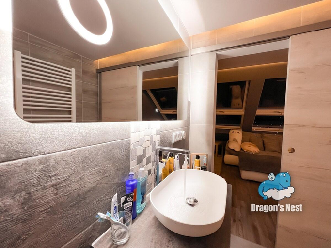 Bathroom 3, Dragon’s Nest: Cozy & modern attic loft Nuremberg, Nürnberger Land