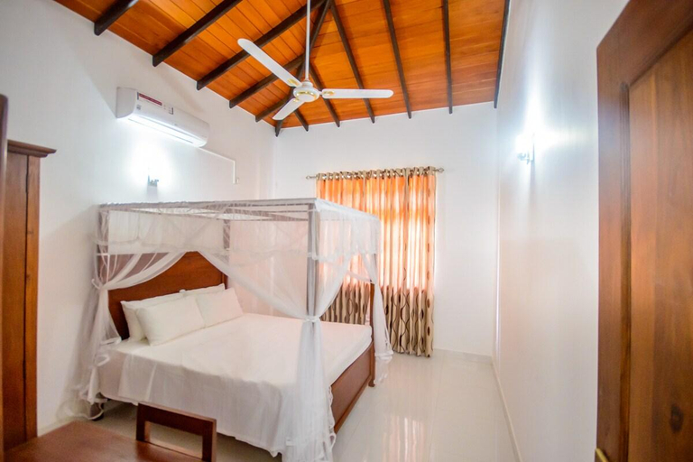 Bedroom 2, Negombo Villa near Beach/Airport - Sleeps 10, Negombo