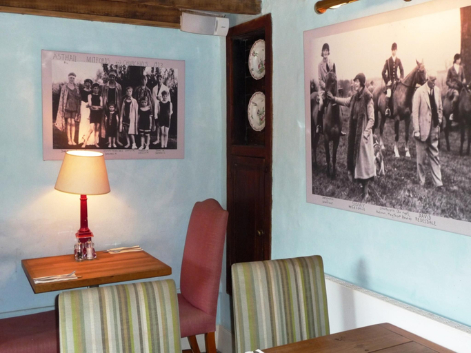 Food & Drinks 3, The Swan Inn Swinbrook, Oxfordshire