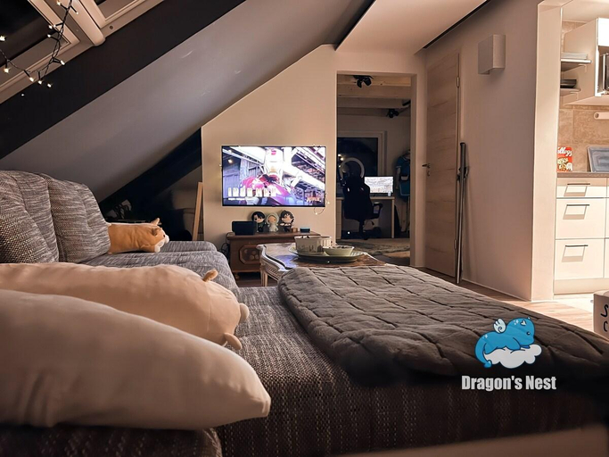 Bedroom 2, Dragon’s Nest: Cozy & modern attic loft Nuremberg, Nürnberger Land