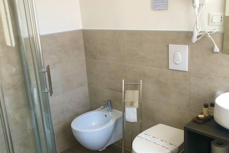 Bathroom 2, B&B Fablas, Verona