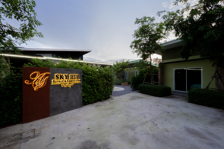 Exterior & Views 1, SkyHip Resort, Pattaya