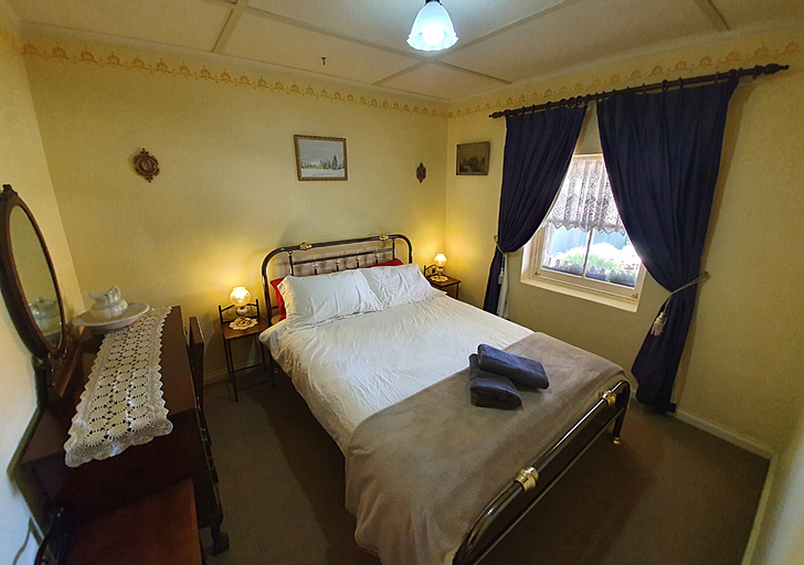 Bedroom, Ayers Burra - Historical 1851 Cottage, Goyder