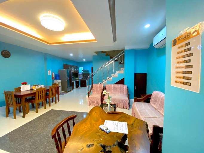 Food & Drinks, B2 - Spacious 3BR House w/ Netflix, WiFi, Parking, Cagayan de Oro City
