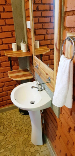 Bathroom 3, Tea Leaf Retreat Peradeniya, Doluwa