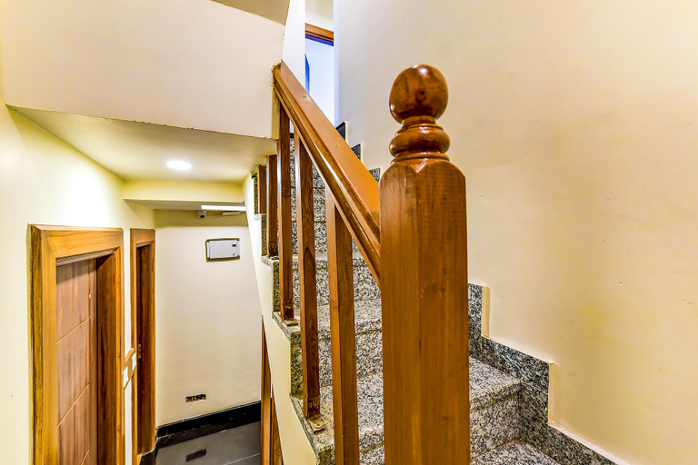 Public Area 3, Fabhotel Clock View - Near clock tower, Dehradun