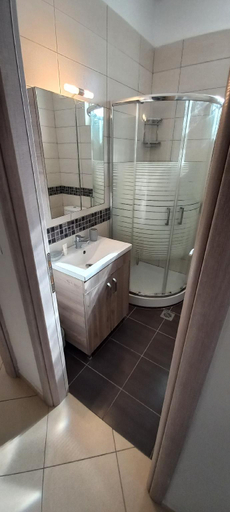 Bathroom 3, Palm Garden Apartment, Central Macedonia