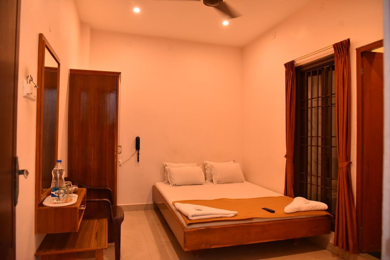Others 4, R.M GUEST HOUSE, Viluppuram