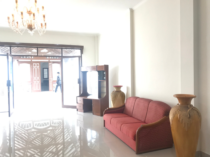 Public Area 5, OYO 90183 Mess Kavaleri Heritage, East Jakarta
