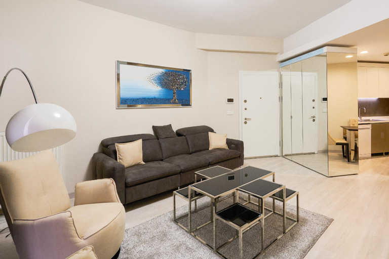 High Rise Apartment  Suite With Balcony, Küçükçekmece